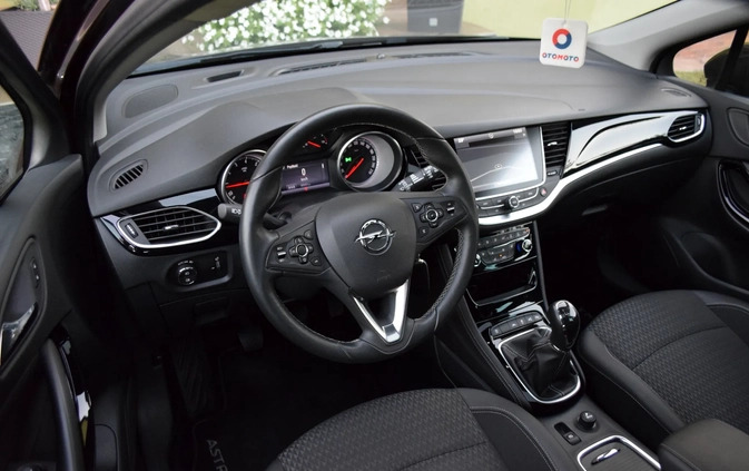Opel Astra cena 46900 przebieg: 184300, rok produkcji 2016 z Góra małe 172